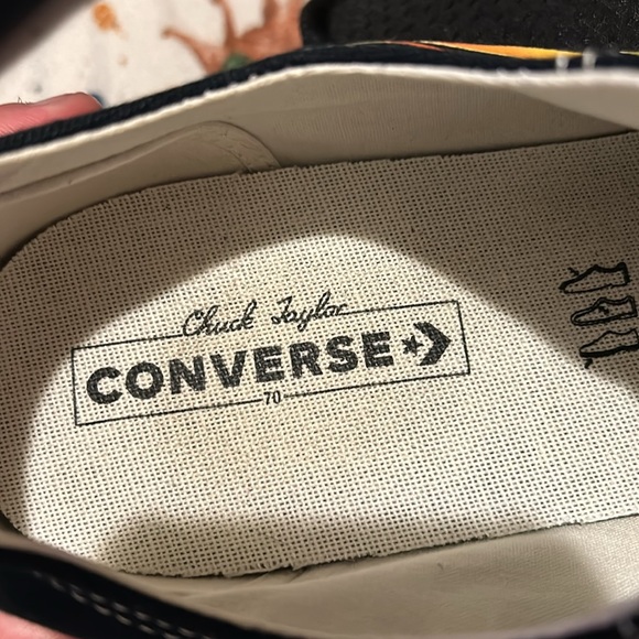 Converse - Picture 2 of 3